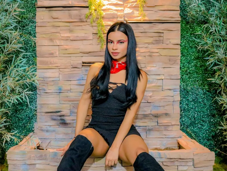 Live sex webcam photo for FrancescaBugatti #3249349