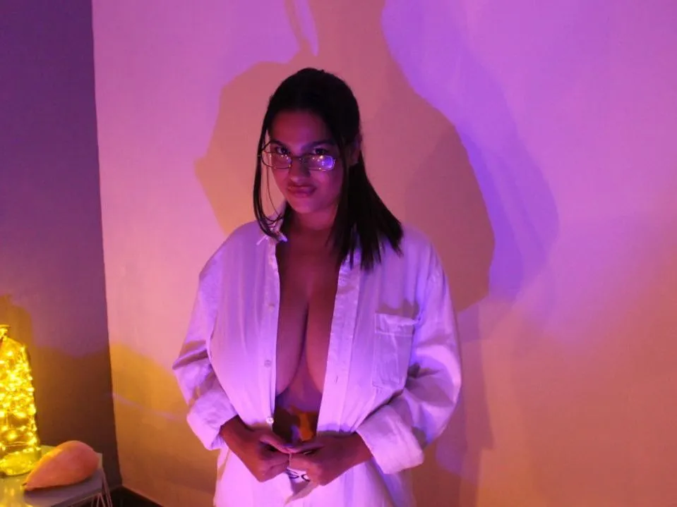 Live sex webcam photo for NathaliaaCorrea #3249408