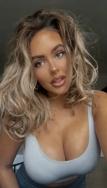 Live sex webcam photo for LaraLovelace #4072793