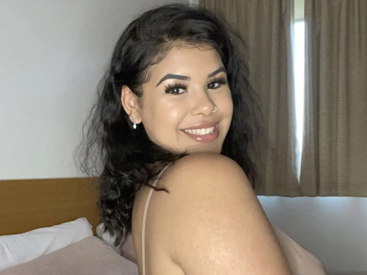 Live sex webcam photo for TeasingTiana #3256827