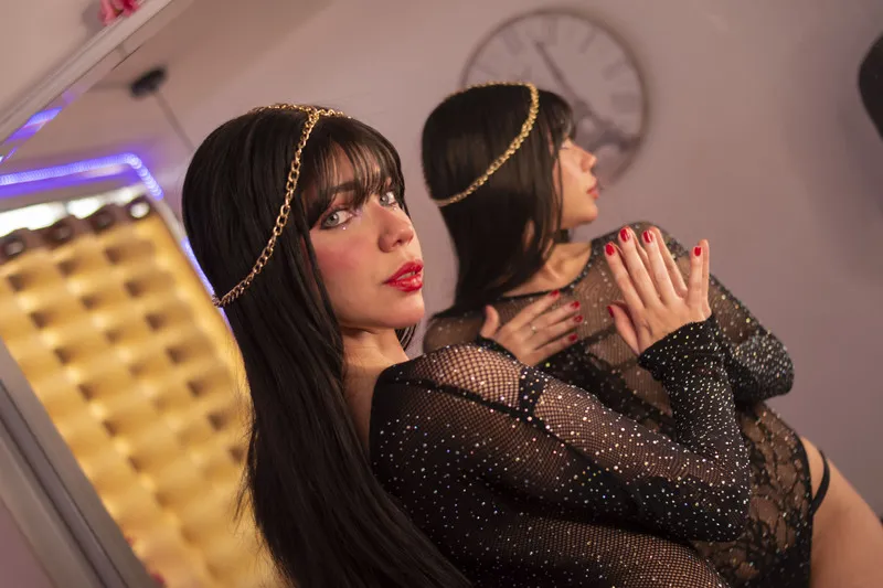 Live sex webcam photo for vennussam #3737396