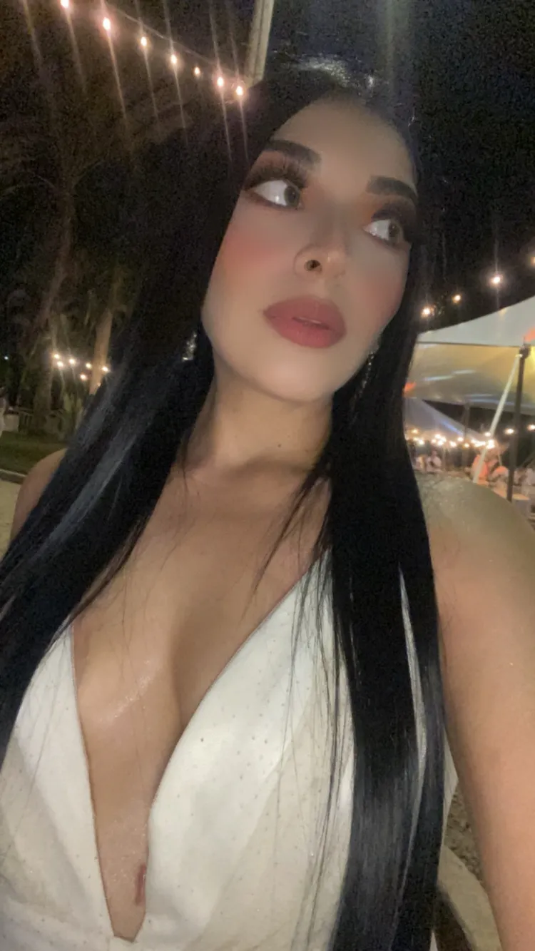 Live sex webcam photo for ArianaCortes #7779436