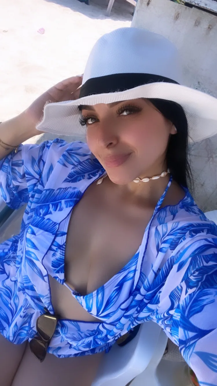 Live sex webcam photo for ArianaCortes #7779295