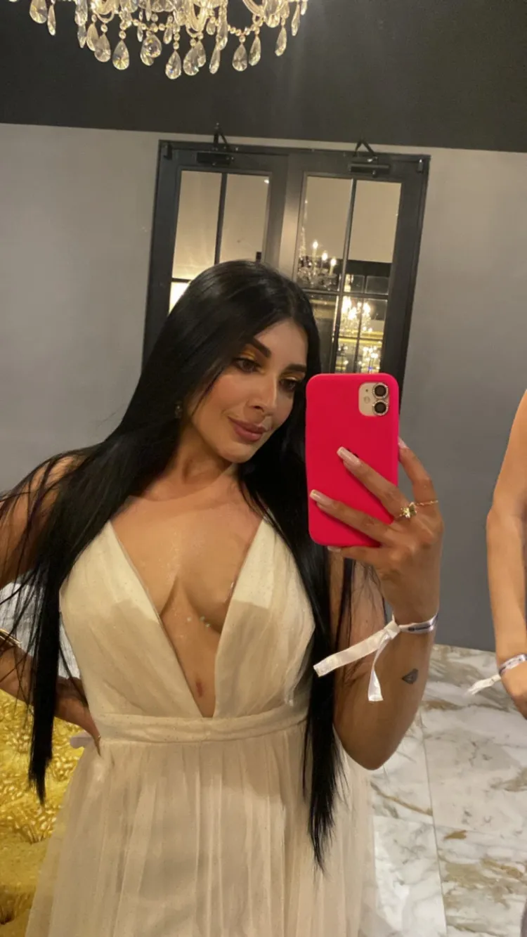 Live sex webcam photo for ArianaCortes #7779434