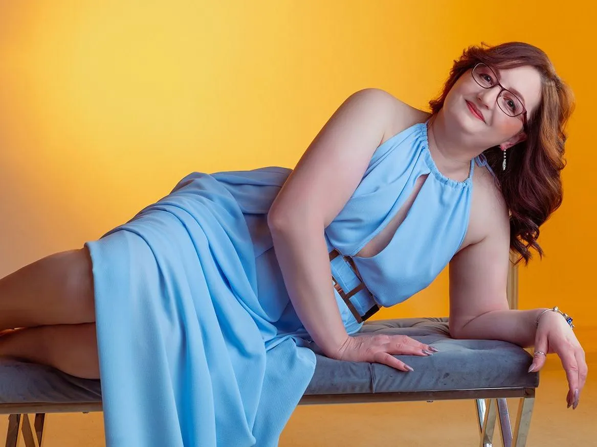 Live sex webcam photo for LeilaBradford #3270696