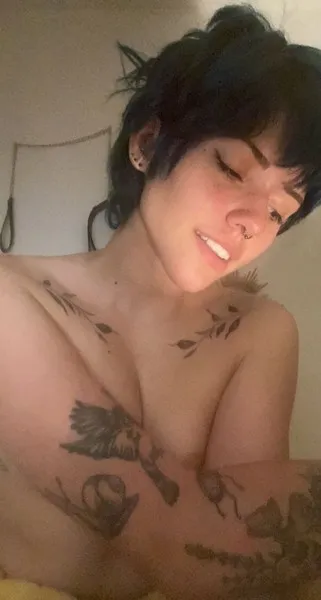 Live sex webcam photo for LuxElectra #3566745