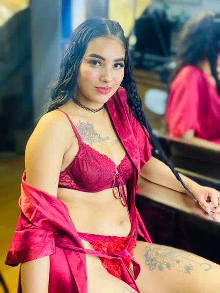 Live sex webcam photo for Megan77 #3264730