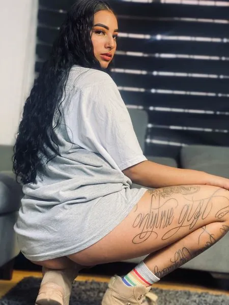 Live sex webcam photo for Megan77 #3264709