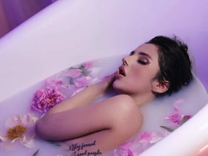 Live sex webcam photo for EvaKalvin #3278149