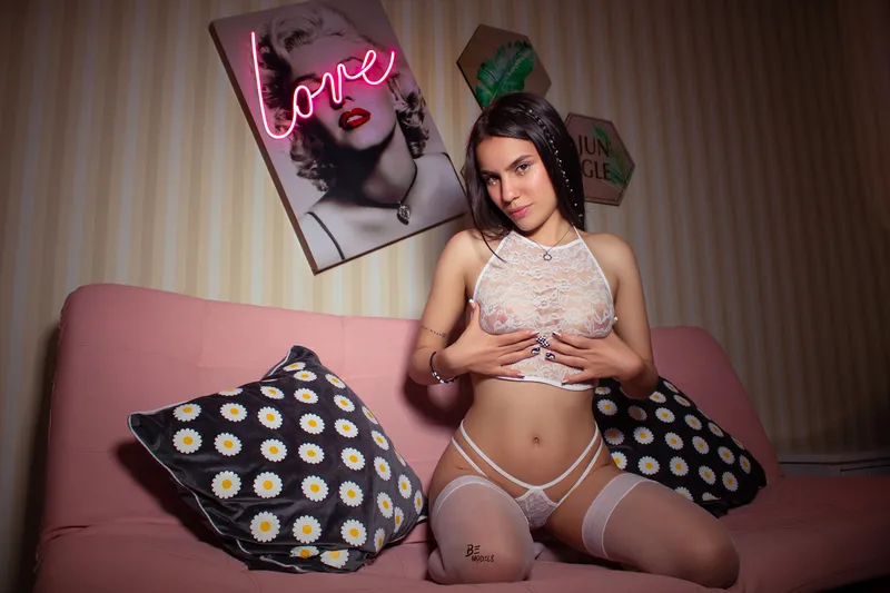 Live sex webcam photo for MelodyBeauty #3379107