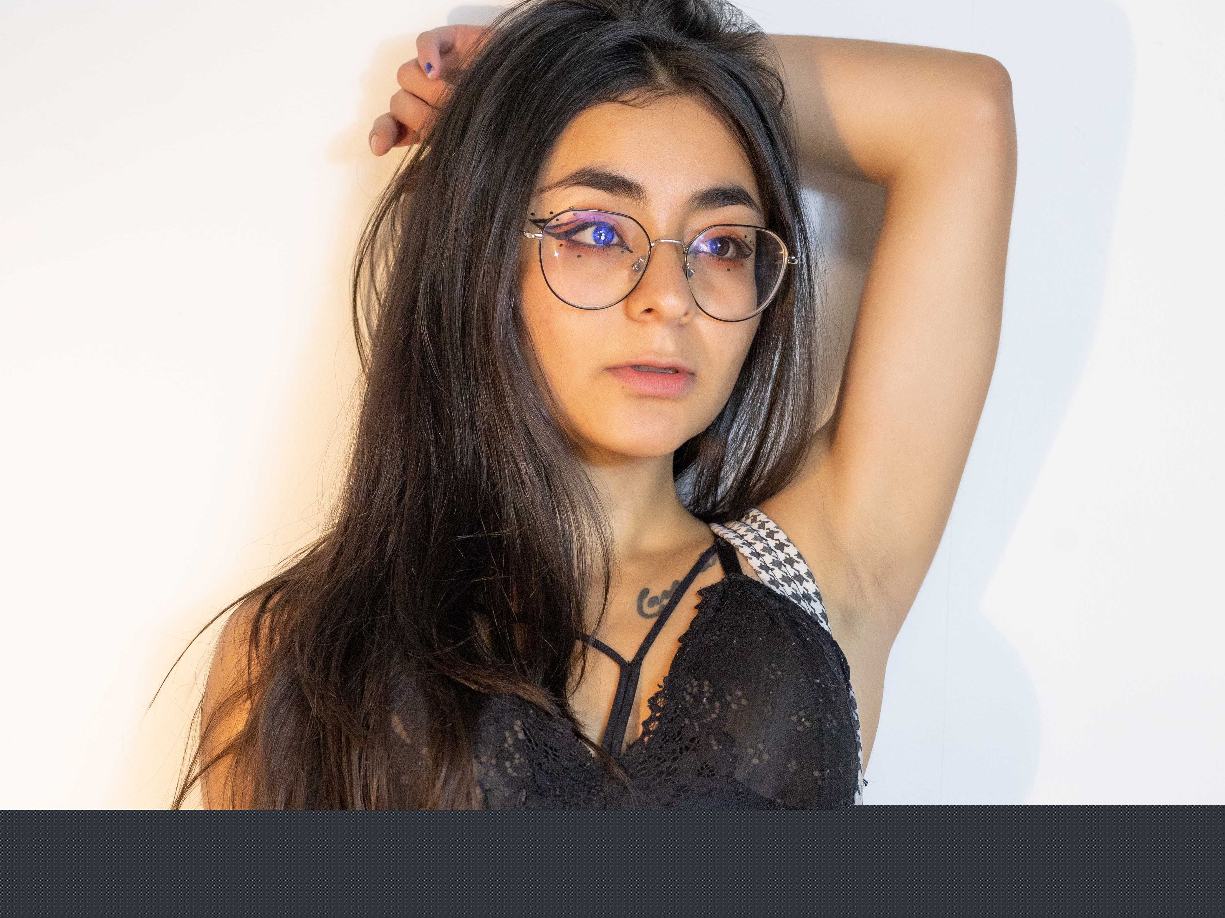 Live sex webcam photo for IssaPage #3494739