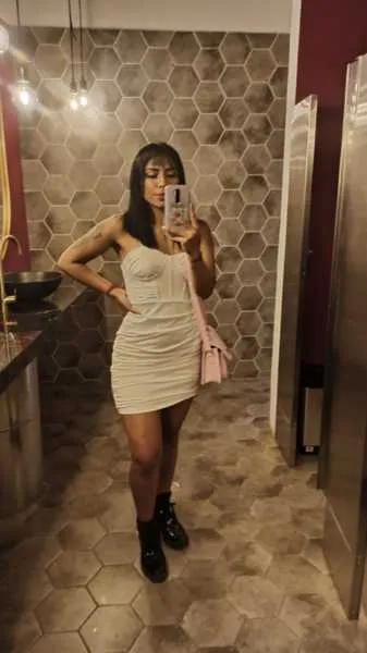 Live sex webcam photo for KattyLogan #3423970