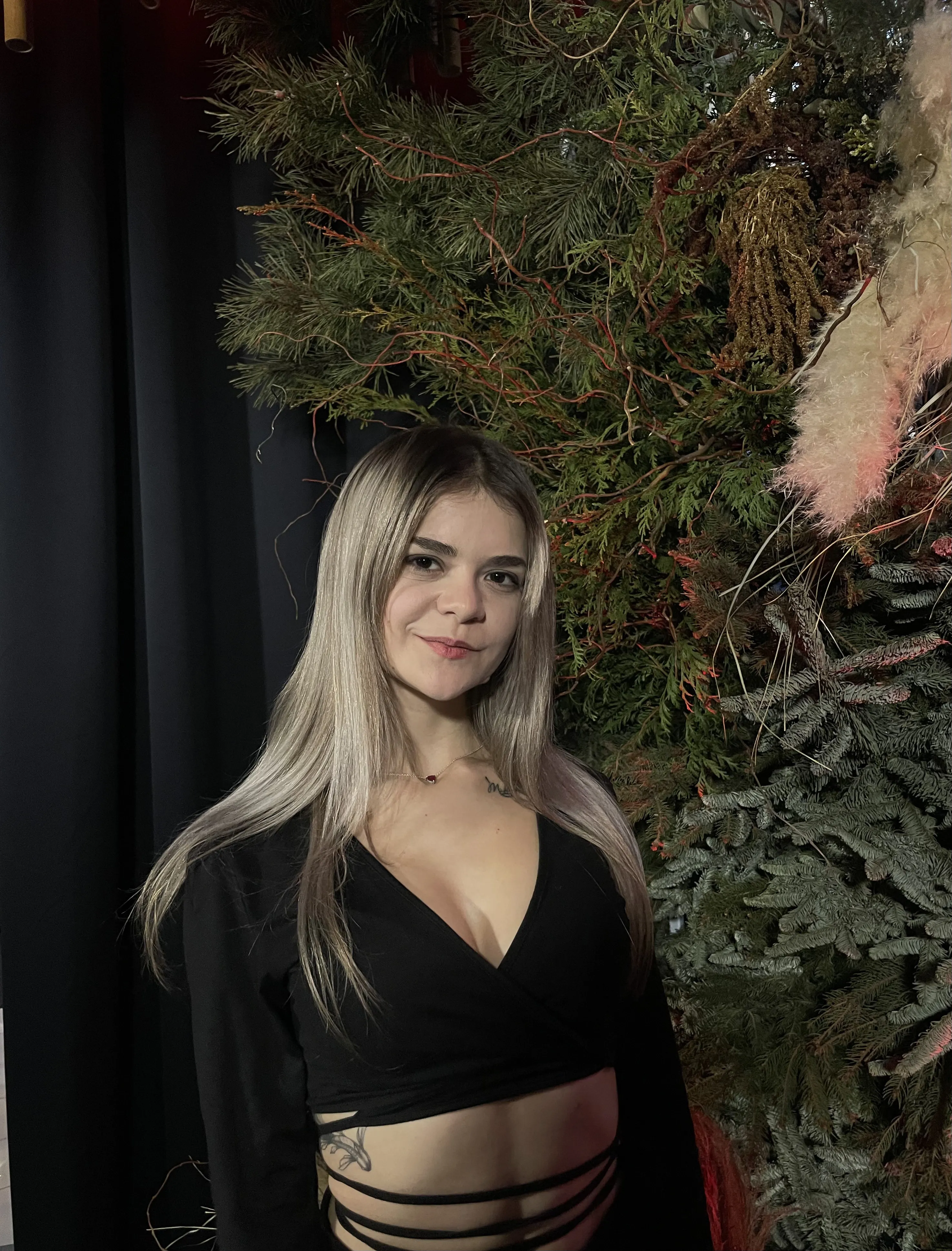 Live sex webcam photo for LunaKrismas #8098491