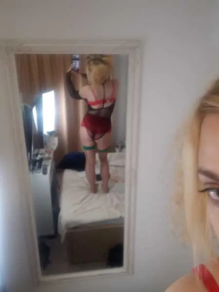 Live sex webcam photo for RoxLove #3286076