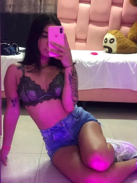 Live sex webcam photo for katychloee #3263215
