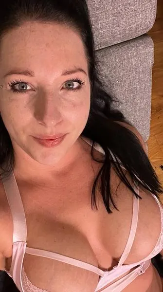 Live sex webcam photo for ViolaBeck #3309880