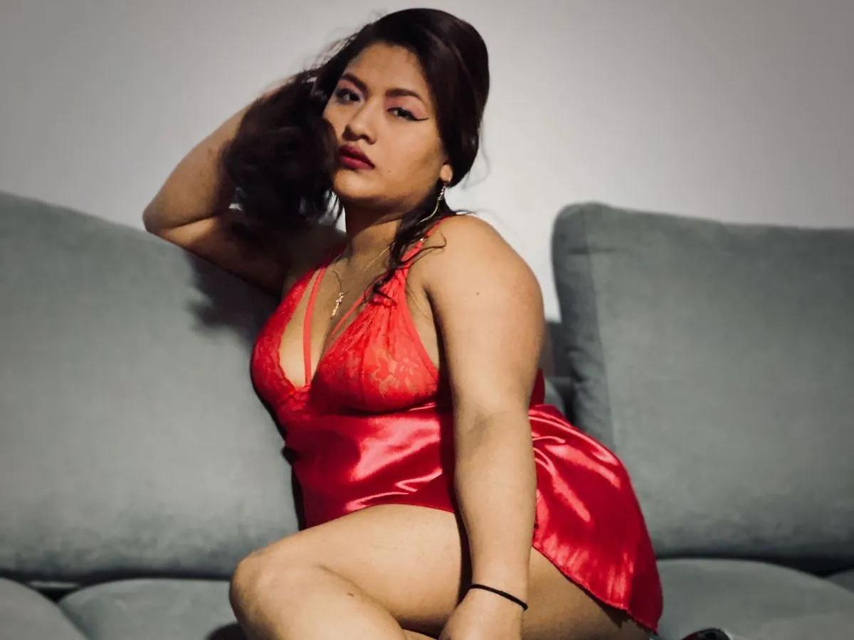 Live sex webcam photo for PlumBrown #3296333