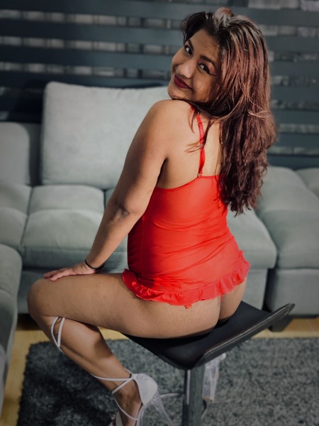 Live sex webcam photo for PlumBrown #3303629