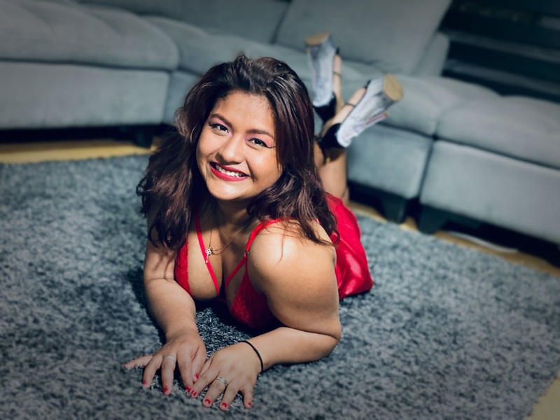 Live sex webcam photo for PlumBrown #3303577