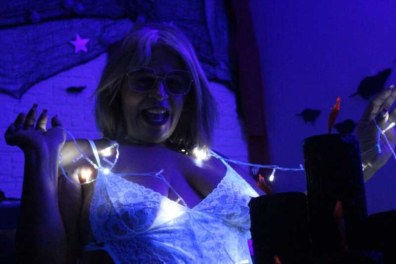 Live sex webcam photo for SarahMiilf #3629270