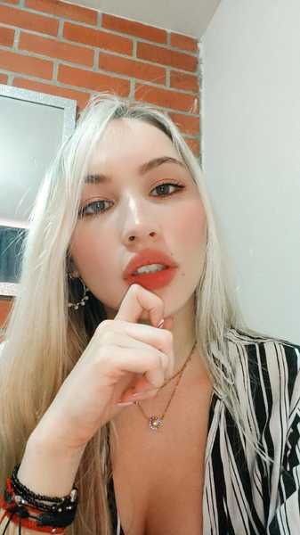 Live sex webcam photo for Bllaiir #3284536