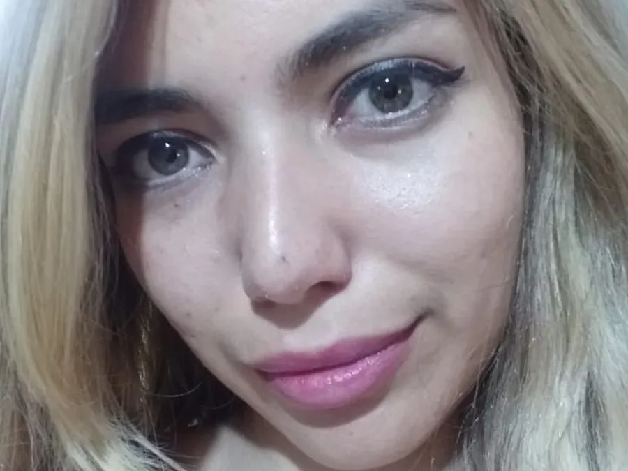 Live sex webcam photo for amyferrer #3900852