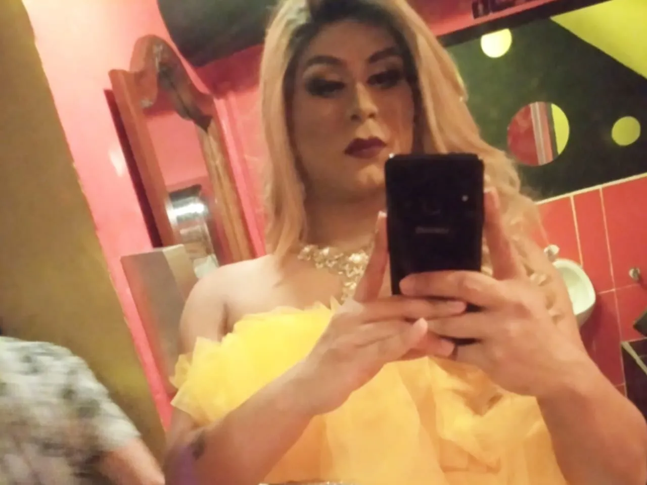 Live sex webcam photo for MellBigCockTs #3268518