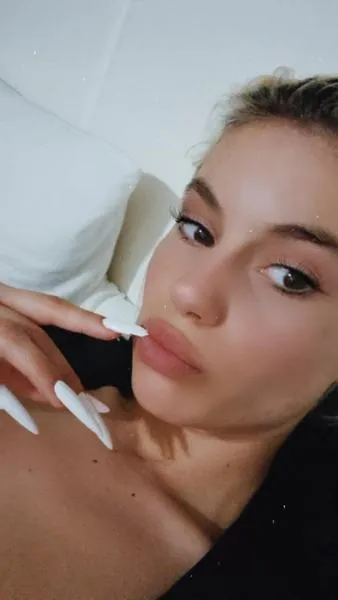 Live sex webcam photo for KasiaGraziela18 #3444649