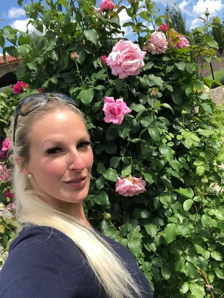 Live sex webcam photo for MaviePearl #3325760