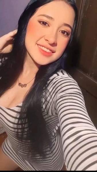 Live sex webcam photo for AshleyyWright #3277407