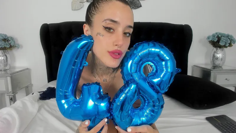 Live sex webcam photo for Effywaifu #4112671