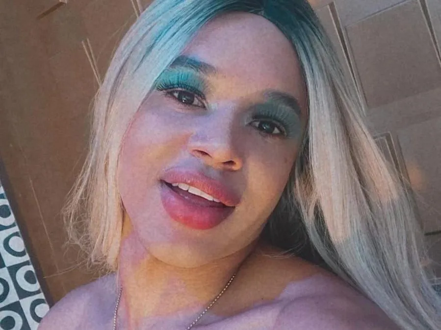 Live sex webcam photo for PervertOriiana #3288420