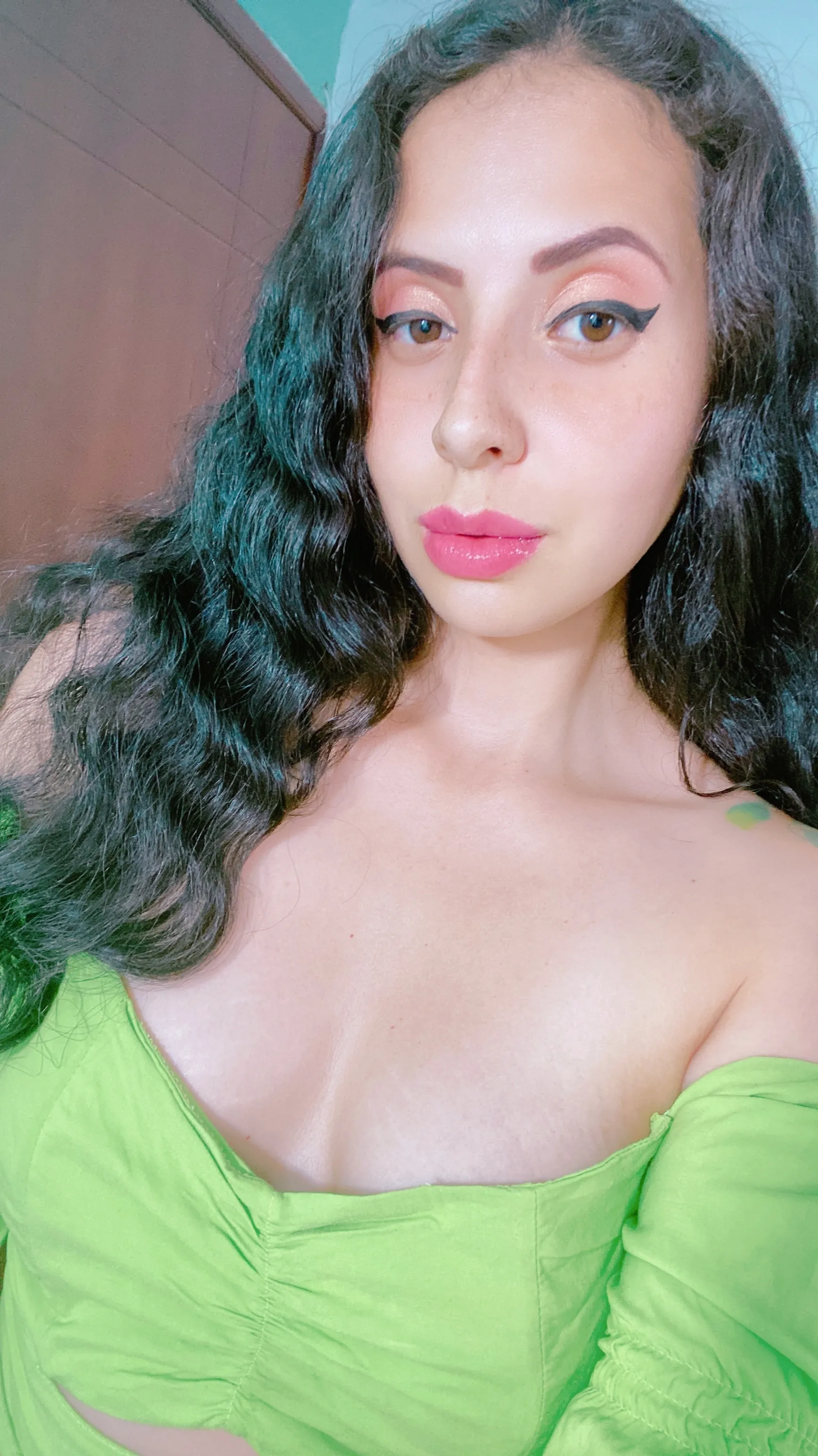 Live sex webcam photo for AliceeSiimpson #7111302