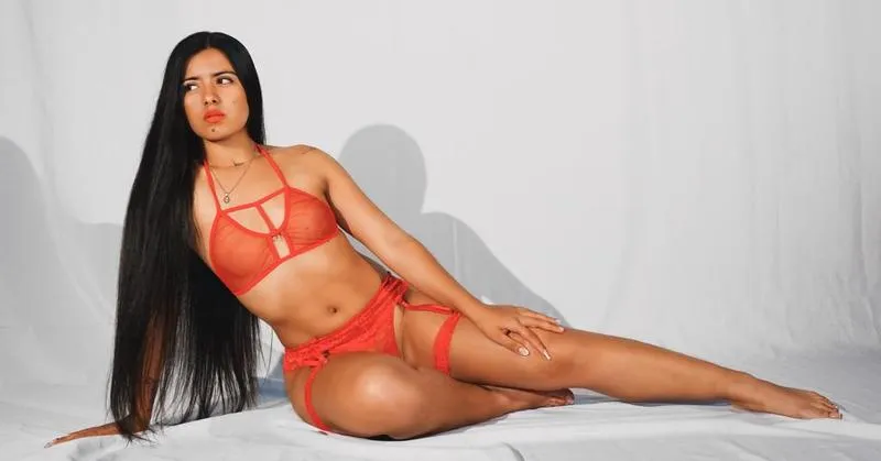 Live sex webcam photo for NaomiiHall #3490136