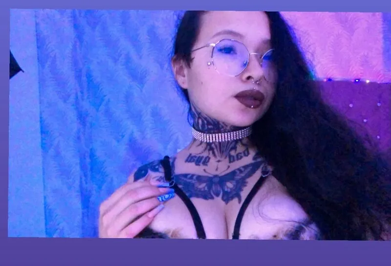 Live sex webcam photo for CleoWoods #3715615