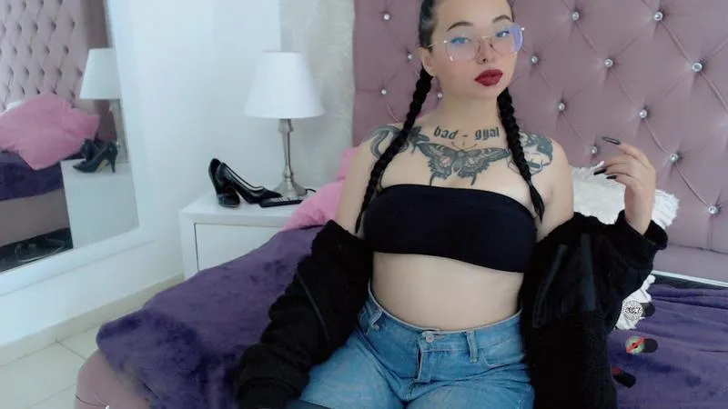 Live sex webcam photo for CleoWoods #3384658