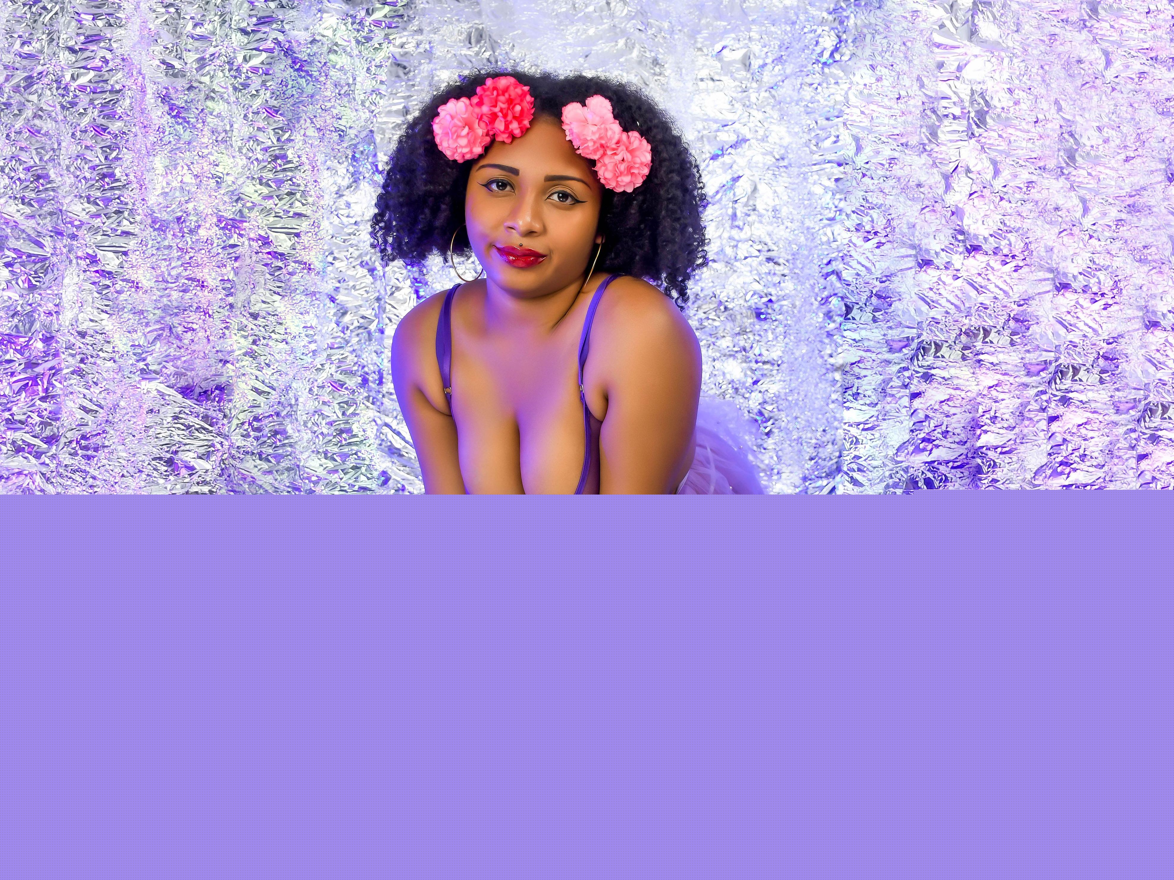 Live sex webcam photo for LolaValencia #5789684