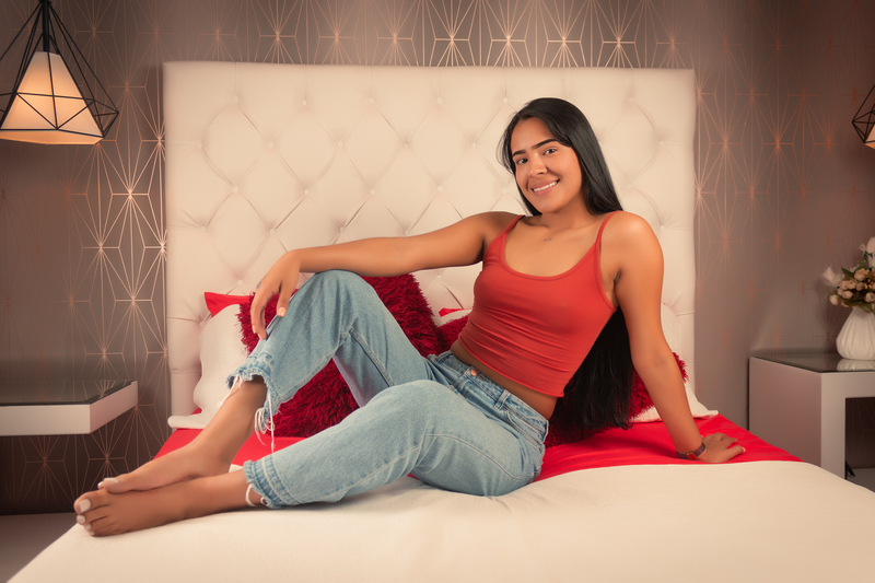 Live sex webcam photo for LeahDaviis #3283024