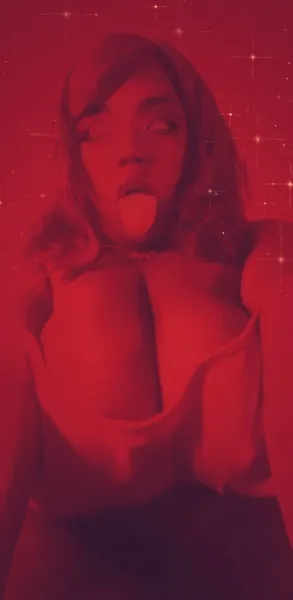 Live sex webcam photo for DeathRose18 #3435798