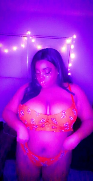 Live sex webcam photo for DeathRose18 #3301187