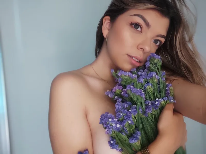 Live sex webcam photo for LizzDeusa #4112747