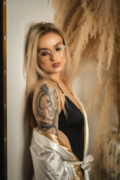 Live sex webcam photo for SarahRosen #3463393