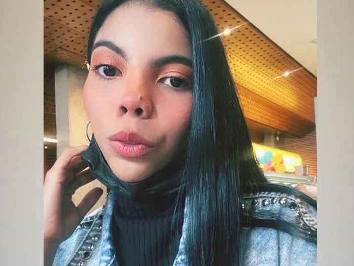 Live sex webcam photo for LIsset018 #3283701