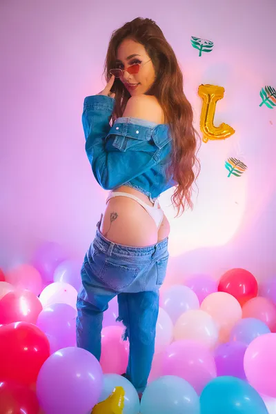 Live sex webcam photo for AliceBenson #3339809