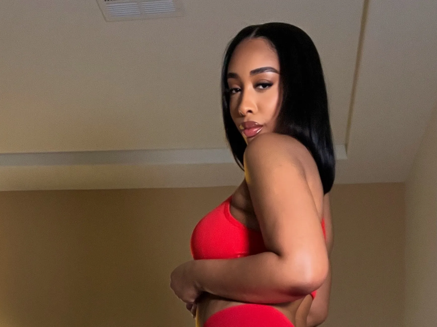 Live sex webcam photo for Heyjezelle #8611205