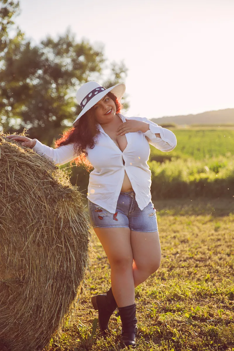 Live sex webcam photo for MiryamInes #7476149