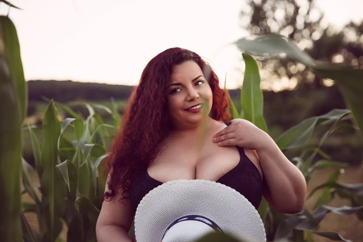 Live sex webcam photo for MiryamInes #7476118