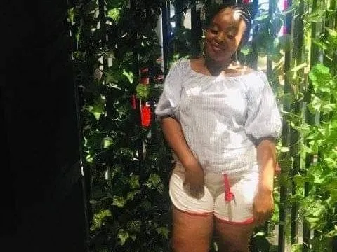 Live sex webcam photo for scarletjone21 #3286940