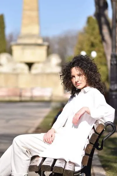 Live sex webcam photo for CurlyClara #3438682