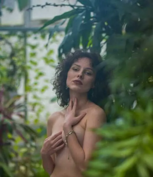 Live sex webcam photo for CurlyClara #3758420